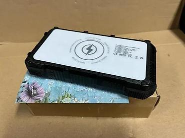 yettel ruter internet: Solarni power bank 20000 mAh sa bežičnim punjenjem i LED svetlom - — 1