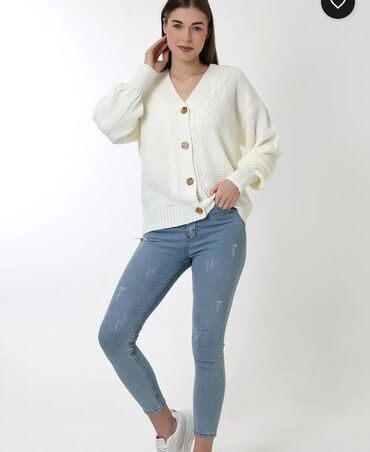 женские вязаные кардиганы: Qadın toxunma kardiqan - Rəng: krem/ağ - Model: V-yaxa, ön hissə