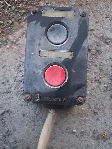 2 el mebel: Sovet istehsalı elektrik start-stop qurğusu komplekti Tərkib: - Metal — 3