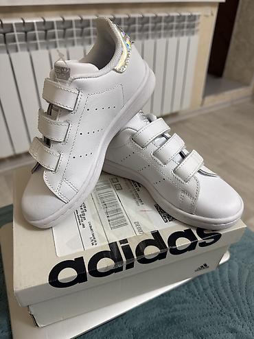 adidas 37: Детские Adidas StanSmith прямиком из Кореи.
Размер 30.
Оригинал — 2