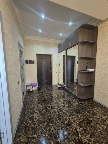 Uzunmüddətli kirayə mənzillər: Nizami rayonu, Qara Qarayev metrosunun düz yanında, . "Rahatlığın — 11