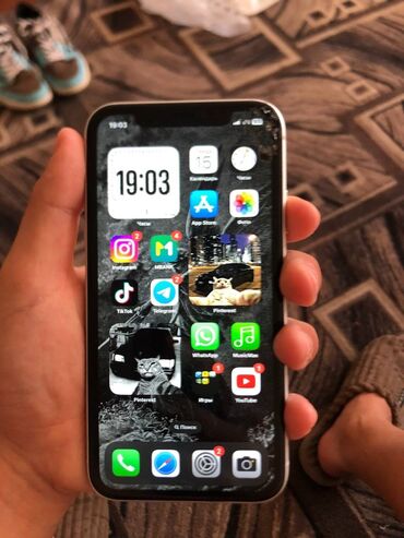 iphone 4: IPhone Xr, Новый, 64 ГБ, Белый, Защитное стекло, Чехол, 78 %
