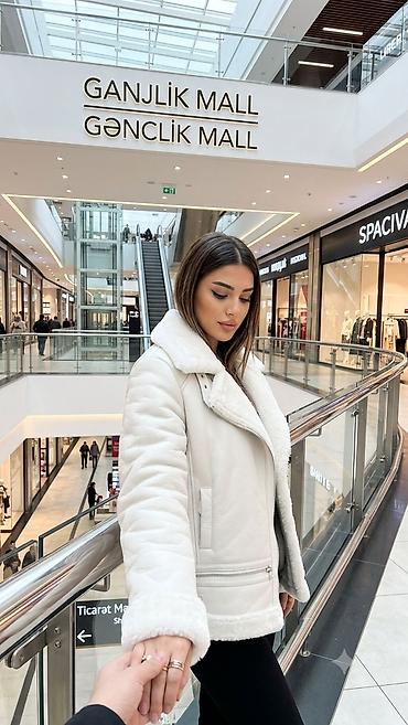 isci geyimi: Ağ qış gödəkçəsi – SPACIVA - Rəng: saf ağ - Dizayn: iri yaxalı — 1