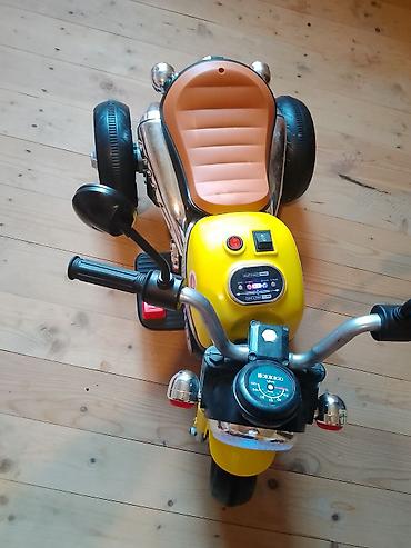 uşaq maşnı: Uşaq üçün elektrikli üçtəkərli motosiklet - Rəng: sarı-qara, xrom — 7
