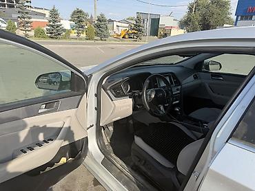 spark 2017: Hyundai Sonata: 2017 г., Автомат, Бензин, Седан — 6
