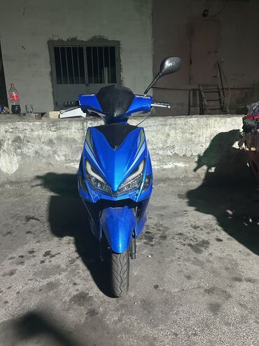 - Grandmoto, 150 sm3, 2023 il, 13500 km