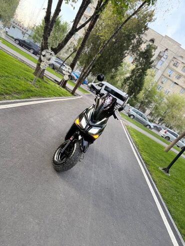 Скутеры: Скутер 150 куб. см, Бензин, Б/у