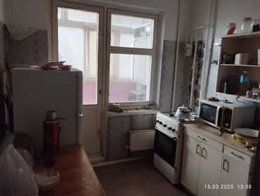 3х комнатный квартиры: 3 комнаты, 61 м², 105 серия, 2 этаж, Старый ремонт