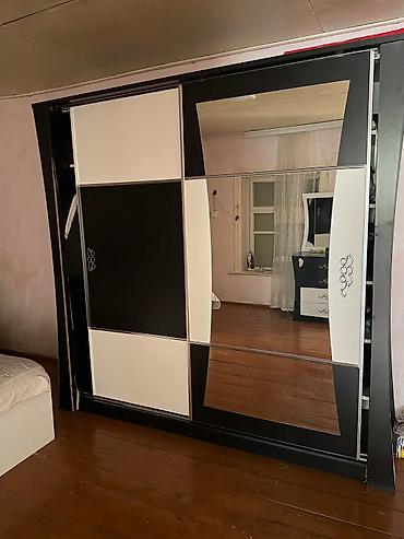 Yataq otağı mebel dəsti Tərkibi: - Sürgülü dolab: 3 qapılı, ortası