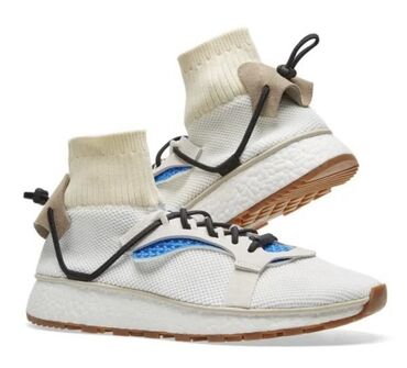 кожаные кроссовки: Оригинальные кроссовки Men's Adidas AW Run "Alexander Wang". Размер