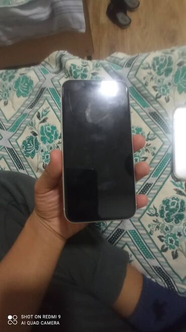 Apple iPhone: IPhone 11, Б/у, 128 ГБ, Белый, Чехол, 78 % — 2