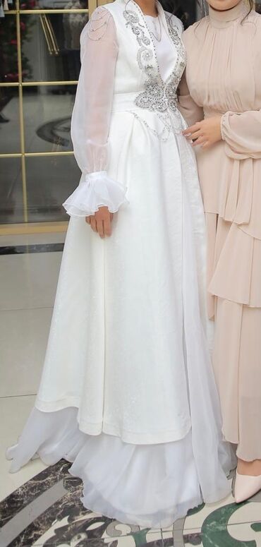 хиджаб платья: Платье на Кыз узатуу одевали 1 раз размер 44, срочно продам, брали