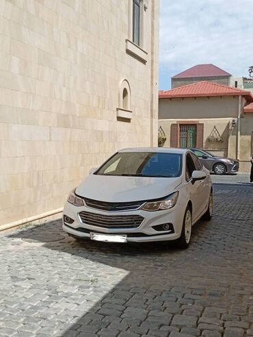Chevrolet Cruze: 1.4 l | 2017 il 101000 km Sedan