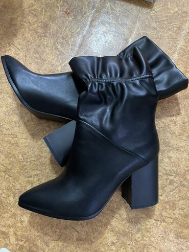 обувь 37 размер: Женские ботильоны черные - Материал: гладкая эко-кожа (матовый