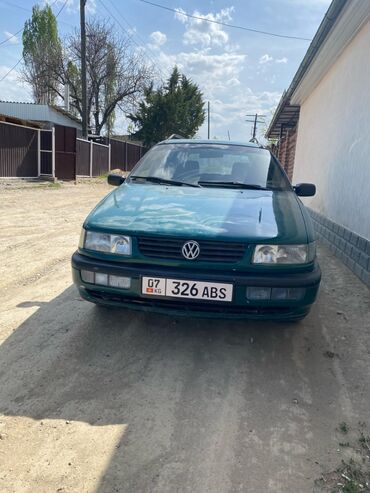 фольцваген пассат b 3 1993г: Volkswagen Passat: 1994 г., 1.8 л, Механика, Бензин, Универсал