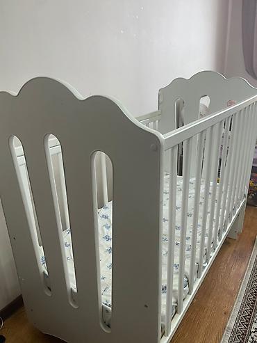 mow baby: Детская кроватка классического белого цвета. - Материал: дерево/МДФ — 2
