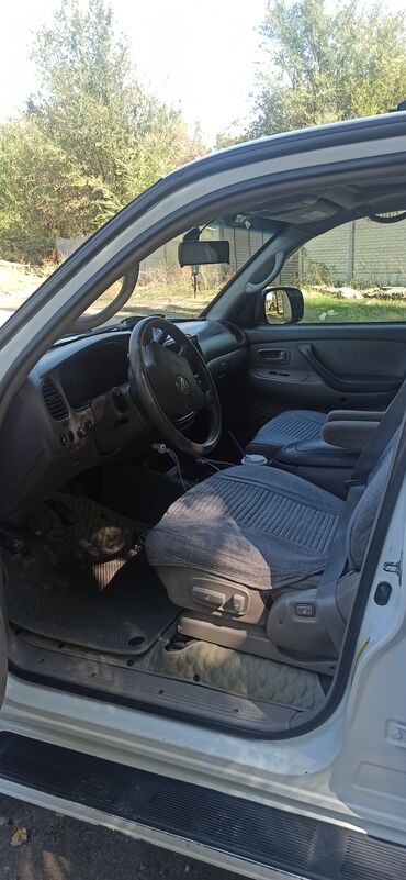 Toyota: Toyota Sequoia: 2004 г., Бензин, Внедорожник — 7