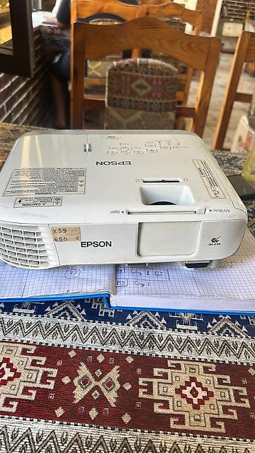 epson proyektor: Proyektor 400 Azn. Tam ishlek Unvan Guneshli. Shirin x. 7775 — 1