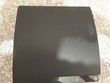 PS3 (Sony PlayStation 3): Plastation 3 təzədir işlənib içində oyun yoxdur 2 ədəd pultu üstündə