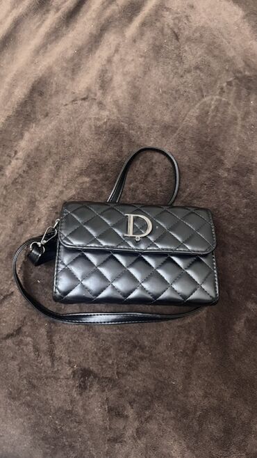 Eynəklər: Çiyin çantası, Christian Dior