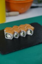 Готовые блюда, кулинария: Пицца и роллы – набор блюд для любителей японской и итальянской кухни — 9