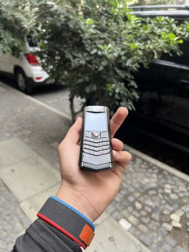 Vertu: Vertu Signature Touch, 4 GB, rəng - Qara