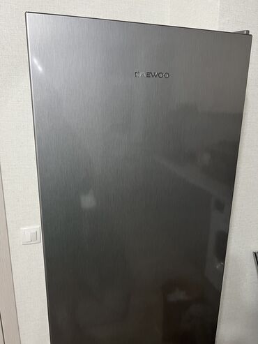 Холодильники: Холодильник Daewoo, Новый, Двухкамерный, De frost (капельный)