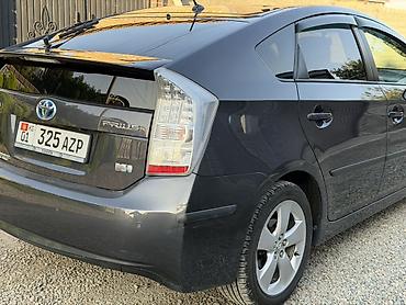 Toyota: Toyota Prius: 2010 г., 1.8 л, Гибрид, Хетчбек — 2