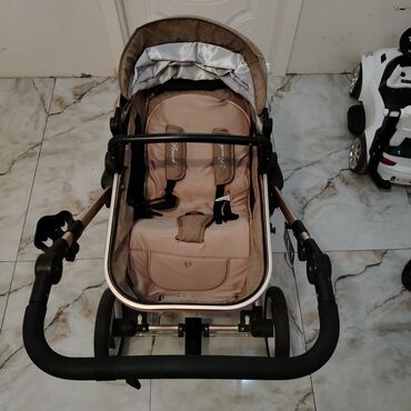 Gəzinti arabaları: Klassik gəzinti arabası, İşlənmiş, Cins: Qız, Yaş: 30 ay, Ünvandan götürmə — 12