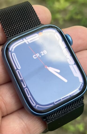 Наручные часы: Apple Watch 7
45мм
акб 89%