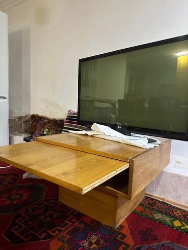 laptop masasi: Jurnal masası, İşlənmiş, Transformer, Kvadrat masa, Azərbaycan