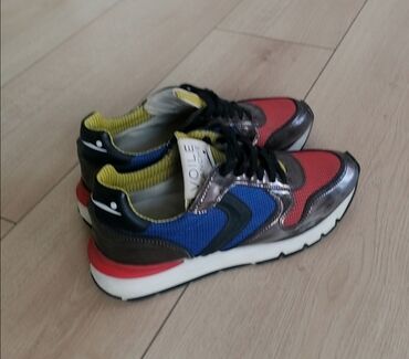 Women's Sneakers and athletic shoes: 37 — 9