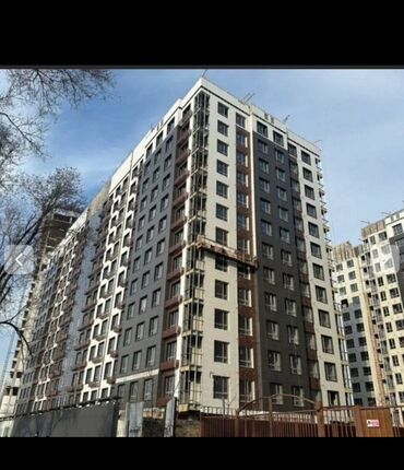 срочно продаётся 1 комнатная квартира в районе ошского рынка по улице кенсуйская 17: Продается однокомнатная квартира площадью 42.92 м² в современном жилом