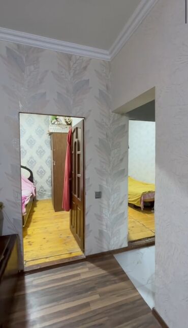 Həyət evləri və villaların satışı: 3 otaqlı, 70 kv. m, Orta təmir — 11