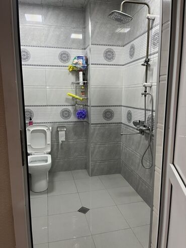 Köhnə tikili: Satılır: tam təmirli 2yataq otagı bır Zal metbex ıstı pol tam eşyalı — 2