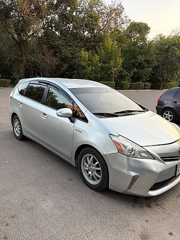 пампа: Toyota Prius V: 2013 г., Вариатор, Гибрид, Универсал — 2