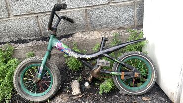 продаю велосипед детский: Детский велосипед 🔥
На хаду, нет сидение !