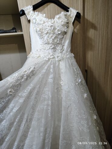 Toy paltarları: Gəlinlik – güpür və çiçək işləməli - Rəng: ağ az moloçnuluq var — 6