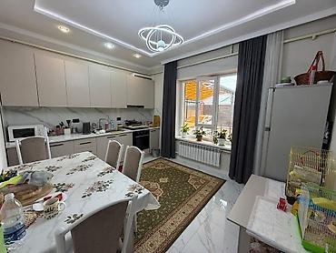 Продажа коттеджей и домов: ПРОДАЁТСЯ ОТЛИЧНЫЙ ДОМ❗️ 📍 ж/м Рухий-Мурас, Бишкек 🏠 Дом: 105 м² 🛏 — 10