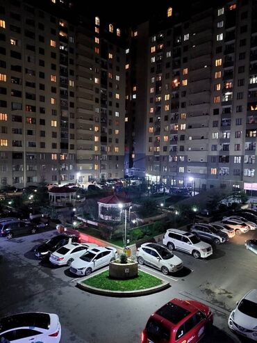 Uzunmüddətli kirayə mənzillər: Qaraev metrosuna yaxin 17 mertebeli binanın 3-cu mərtəbəsində — 3