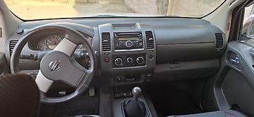 nissan president: Nissan Navara LE pikap - Kuzov: ağ rəng, öndə xrom radiator — 4