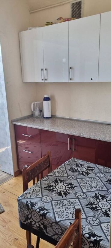 Mənzil kirayələyirəm: 2 otaqlı, 70 kv. m — 3