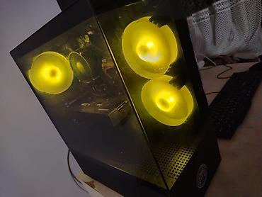 moni̇tor: RGB işıqlanmaya malik stolüstü kompüter komplekti. Yanlız real — 3