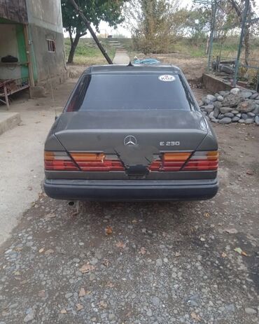 мерседес банан цена: Mercedes-Benz W124: 1989 г., 2.3 л, Механика, Бензин, Седан