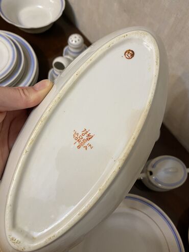 Наборы посуды: Фарфоровый сервиз, Пр-во Корея. 2 тарелки для супа, 3 столовых — 6