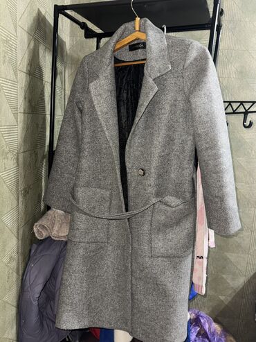 Другая женская одежда: Все что на фото продаю, цены можете сами предложить. Если заберете — 18