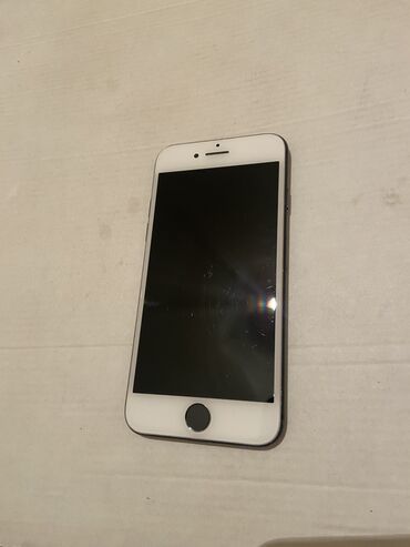 Apple iPhone: IPhone 7, Б/у, 32 ГБ, Белый, Кабель, 100 %