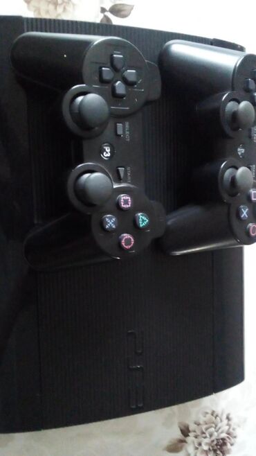 детские приставки playstation консоли: Продам PlayStation 3(Super Slim) состояние отличное с прошивкой 35