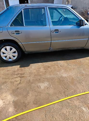 jac 9: Mercedes-Benz W124: 1990 г., 2.3 л, Механика, Бензин, Седан — 2