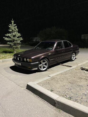 продаю авто мерс: BMW 520: 1991 г., 2.5 л, Механика, Бензин, Седан